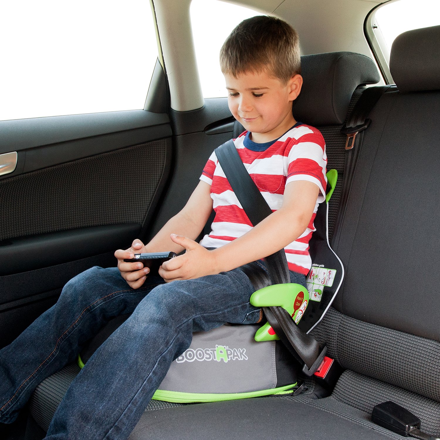 До скольки лет нужно кресло для детей в авто