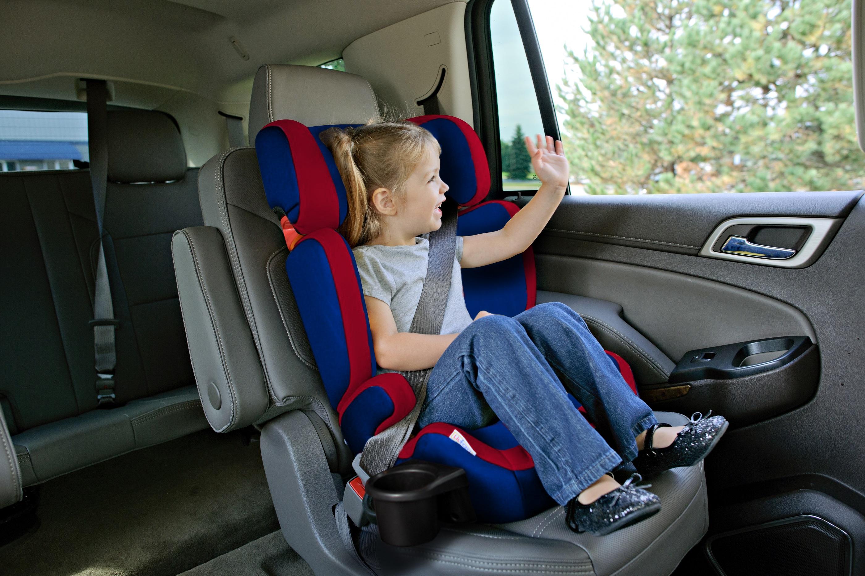 Какому ребенку нужен бустер. Детское кресло в машину. Детские сиденья в автомобиль. Кресло для детей в машину. Кресло для ребенка 7 лет в машину.