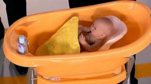 Как выбрать ванночку для купания ребенка